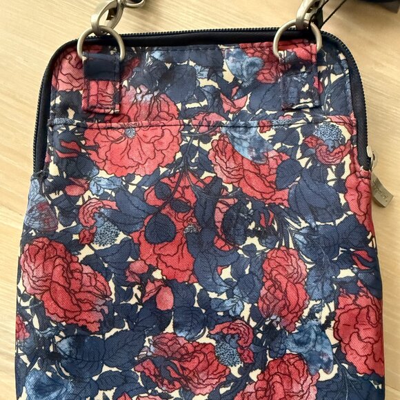 Baggallini Take Two Large RFID Bryant Crossbody - Floral - Picture 2 of 4
